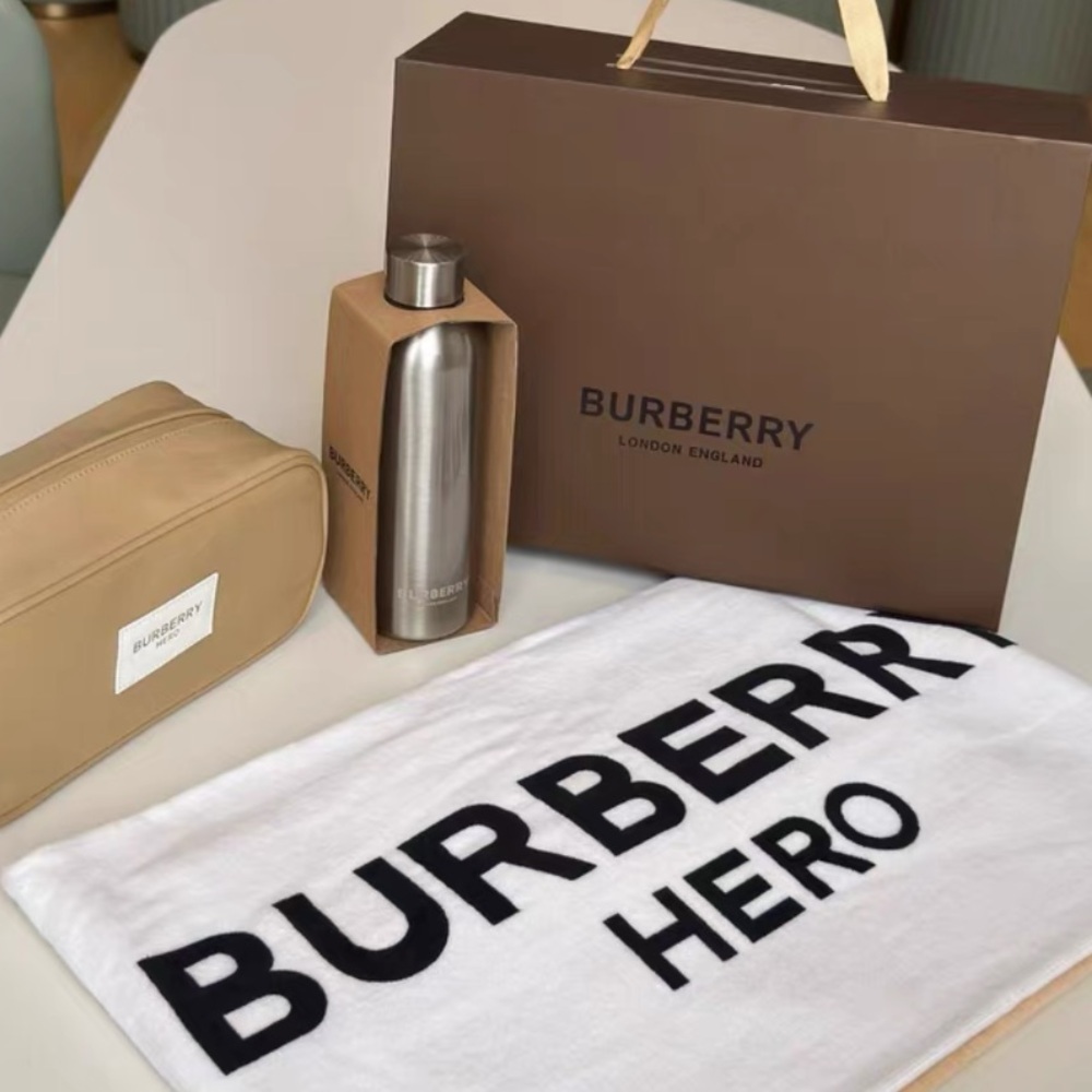 Burberry Beige Cosmetic Bag Set